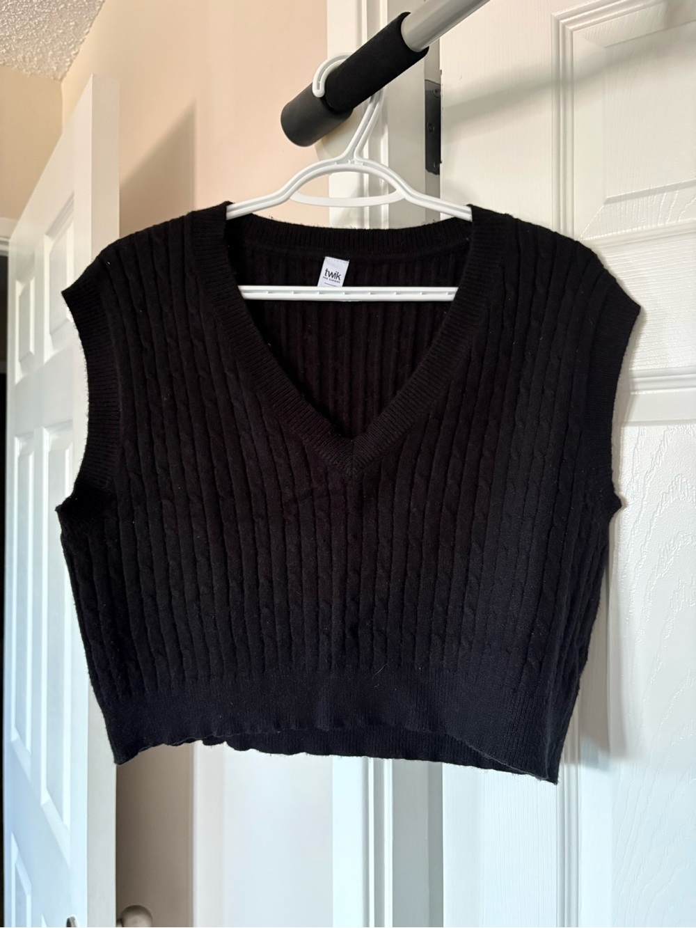 twik Black Cable-Knit V-Neck Cropped Sweater Vest